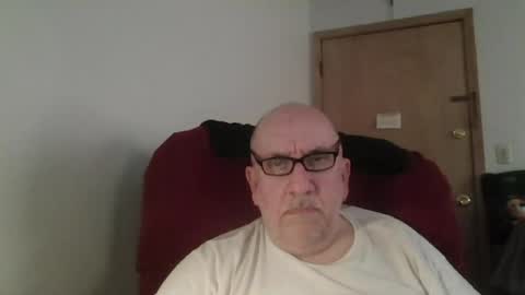Snapshot of needlesslove chatting on July 18, 12:04 am Tom online show from July 18, 12:04 am
