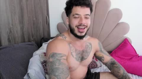 Snapshot of neeii chatting on December 2, 3:07 pm Nei turn green online show from December 2, 3:07 pm