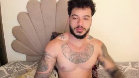 Snapshot of neeii chatting on December 18, 10:43 am Nei turn green online show from December 18, 10:43 am