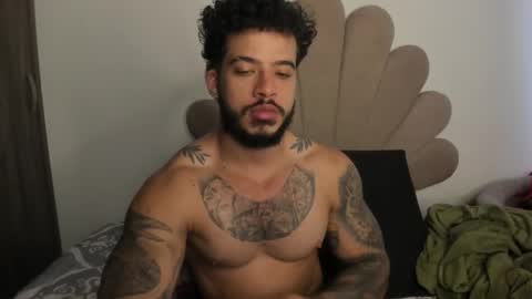 Snapshot of neeii chatting on January 8, 6:54 pm Nei turn green online show from January 8, 6:54 pm