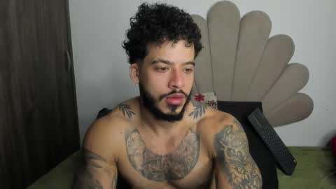 Snapshot of neeii chatting on January 10, 2:02 am Nei turn green online show from January 10, 2:02 am