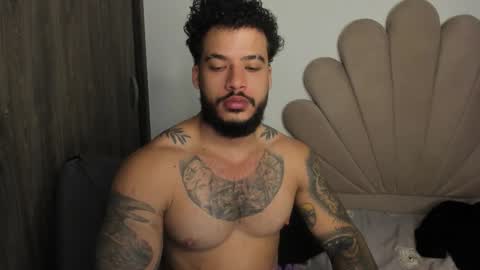 Snapshot of neeii chatting on February 1, 1:31 pm Nei turn green online show from February 1, 1:31 pm