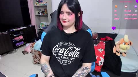 Geek Nicole    im Neeko UwU online show from November 14, 6:28 pm