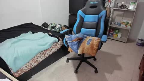 Geek Nicole    im Neeko UwU online show from December 5, 2:36 pm