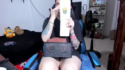 Geek Nicole    im Neeko UwU online show from May 12, 11:51 am
