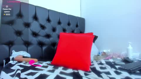 neferet_opal online show from January 24, 4:37 am