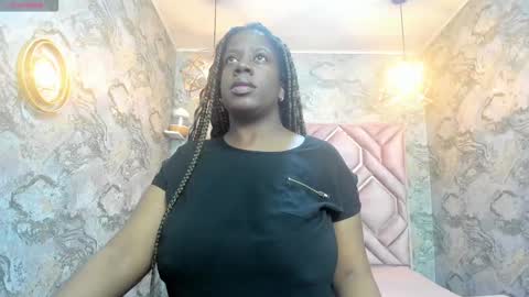 Snapshot of neffertiry_ebonny chatting on October 15, 4:40 pm Nefer  online show from October 15, 4:40 pm