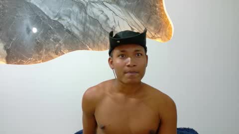 Snapshot of negrito_rv chatting on May 13, 10:27 pm online show from May 13, 10:27 pm