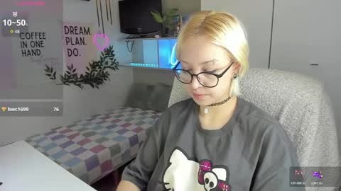 Kate online show from April 1, 1:52 pm