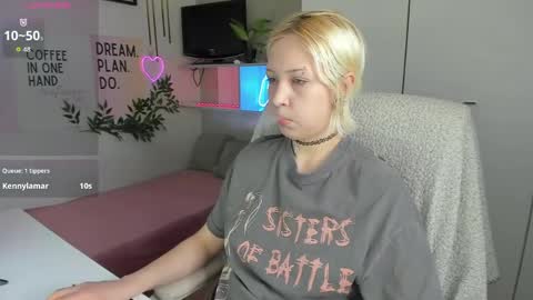 Kate online show from May 3, 8:48 pm
