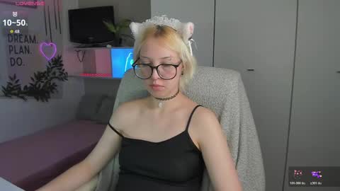 Kate online show from May 4, 8:38 pm