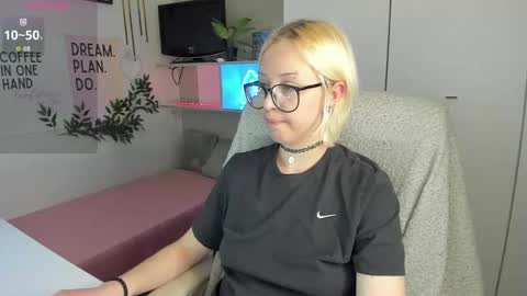 Kate online show from May 14, 8:59 pm