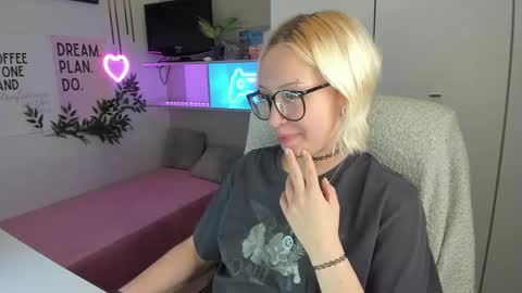 Kate online show from May 19, 1:56 am
