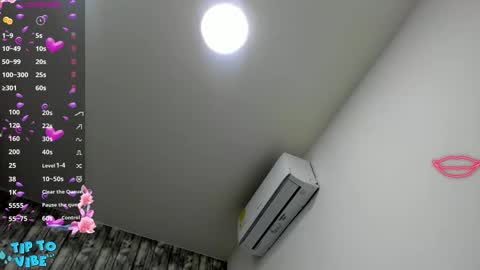 Snapshot of nekomisaki chatting on October 3, 12:13 pm Miah online show from October 3, 12:13 pm