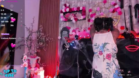 Snapshot of nekomisaki chatting on October 11, 12:15 pm Miah online show from October 11, 12:15 pm