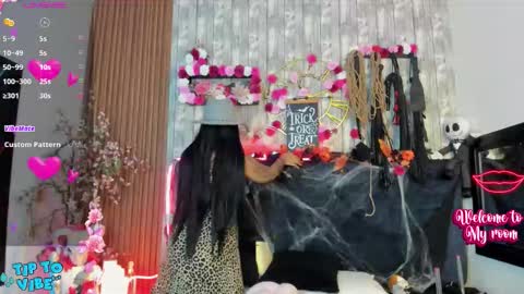 Snapshot of nekomisaki chatting on October 15, 11:32 am Miah online show from October 15, 11:32 am