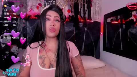 Snapshot of nekomisaki chatting on November 1, 11:45 am Miah online show from November 1, 11:45 am