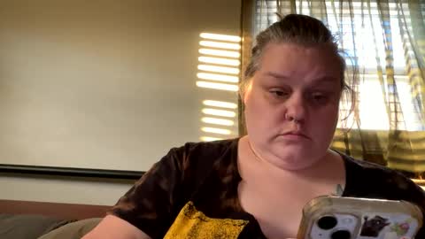 Nellie Atlas online show from December 1, 9:59 pm