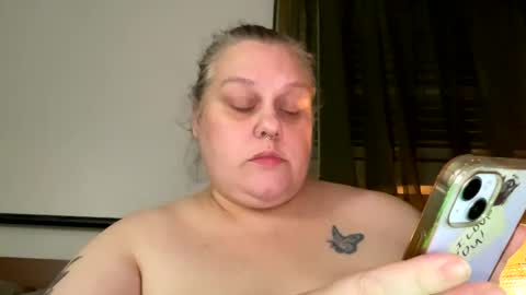 Nellie Atlas online show from October 24, 2:52 am