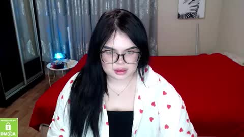 Snapshot of nellieney chatting on February 13, 5:20 pm Mila online show from February 13, 5:20 pm