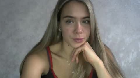 Snapshot of nelly_fortu chatting on November 18, 10:41 am nelly_fortu online show from November 18, 10:41 am