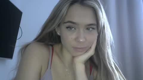 Snapshot of nelly_fortu chatting on January 8, 11:23 am nelly_fortu online show from January 8, 11:23 am