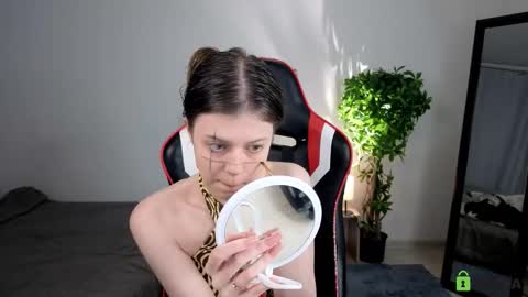 nellysunrise_1 online show from October 30, 12:12 am