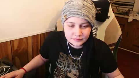 Snapshot of nenelx chatting on February 15, 1:35 am nenelx online show from February 15, 1:35 am