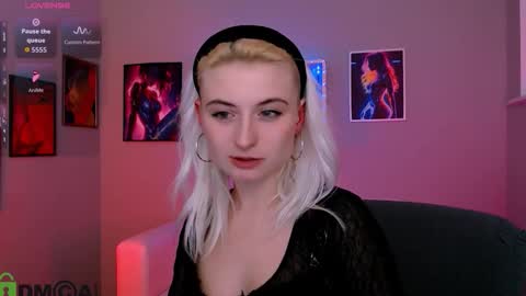 Snapshot of nensy_may chatting on February 7, 8:23 pm Nensy online show from February 7, 8:23 pm
