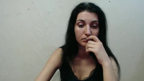 Nensy online show from March 3, 5:18 pm