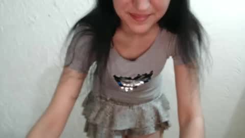 Nensy online show from March 7, 6:33 pm