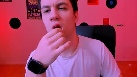 neo_raze_ online show from April 26, 6:49 pm