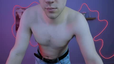 neo_raze_ online show from May 6, 6:46 pm
