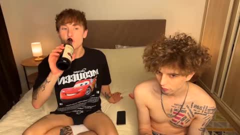 LEO and STACY online show from December 2, 4:24 pm