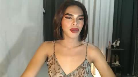 neomi online show from January 11, 3:50 pm