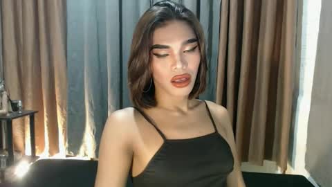 neomi online show from February 11, 2:44 pm