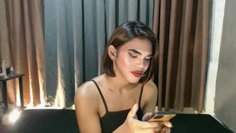 neomi online show from February 12, 5:08 pm