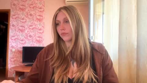 neomimaddern online show from April 19, 11:31 am