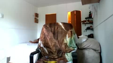 Snapshot of nephew_p chatting on June 15, 9:06 pm nephew_p online show from June 15, 9:06 pm