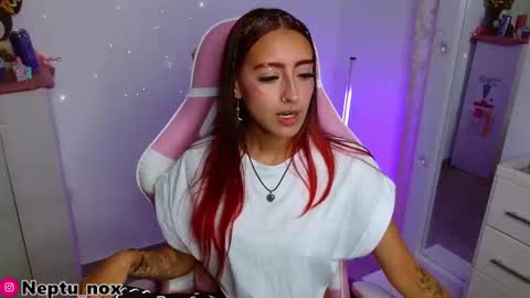 Snapshot of neptu_noxx chatting on September 18, 9:50 pm Neptu noxx online show from September 18, 9:50 pm