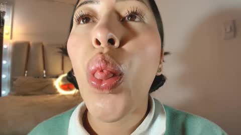 Snapshot of nerak_a chatting on January 31, 12:28 am Helena    Every Friday new video for my fan club loves  online show from January 31, 12:28 am