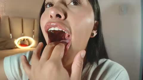 Snapshot of nerak_a chatting on February 5, 2:51 am Helena    Every Friday new video for my fan club loves  online show from February 5, 2:51 am