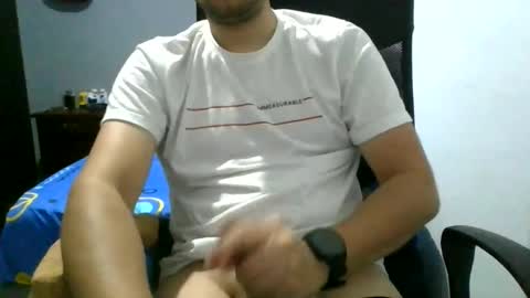 Snapshot of nerdxxx94 chatting on May 22, 4:52 am MrBull online show from May 22, 4:52 am