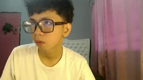 Ethan online show from May 21, 11:01 pm