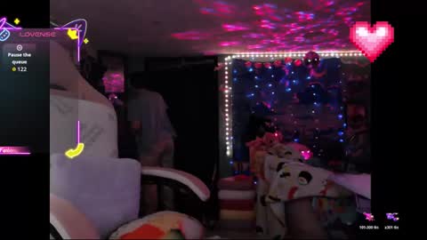 Snapshot of nerdy_squirty chatting on April 15, 4:52 am NerdySquirty online show from April 15, 4:52 am