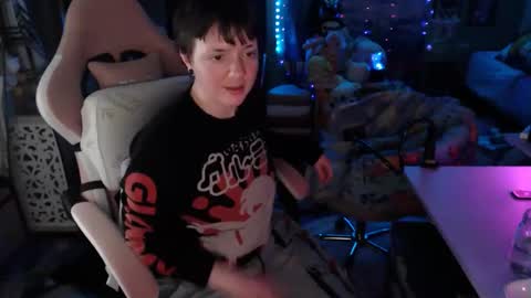 Snapshot of nerdy_squirty chatting on May 4, 7:26 am NerdySquirty online show from May 4, 7:26 am