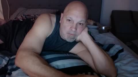 Snapshot of nethggoes85 chatting on November 17, 3:01 am nethggoes85 online show from November 17, 3:01 am