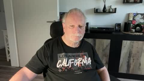 Snapshot of nettermann1968 chatting on November 2, 1:35 pm nettermann1968 online show from November 2, 1:35 pm