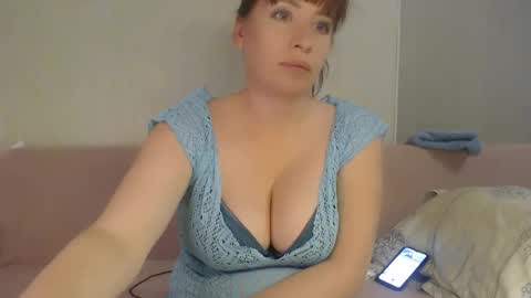 Snapshot of nettie789 chatting on October 16, 8:37 am nettie789 online show from October 16, 8:37 am
