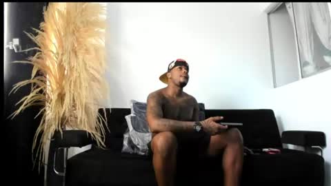 Snapshot of new2025__ chatting on August 5, 3:04 pm BLACK DREAMS online show from August 5, 3:04 pm